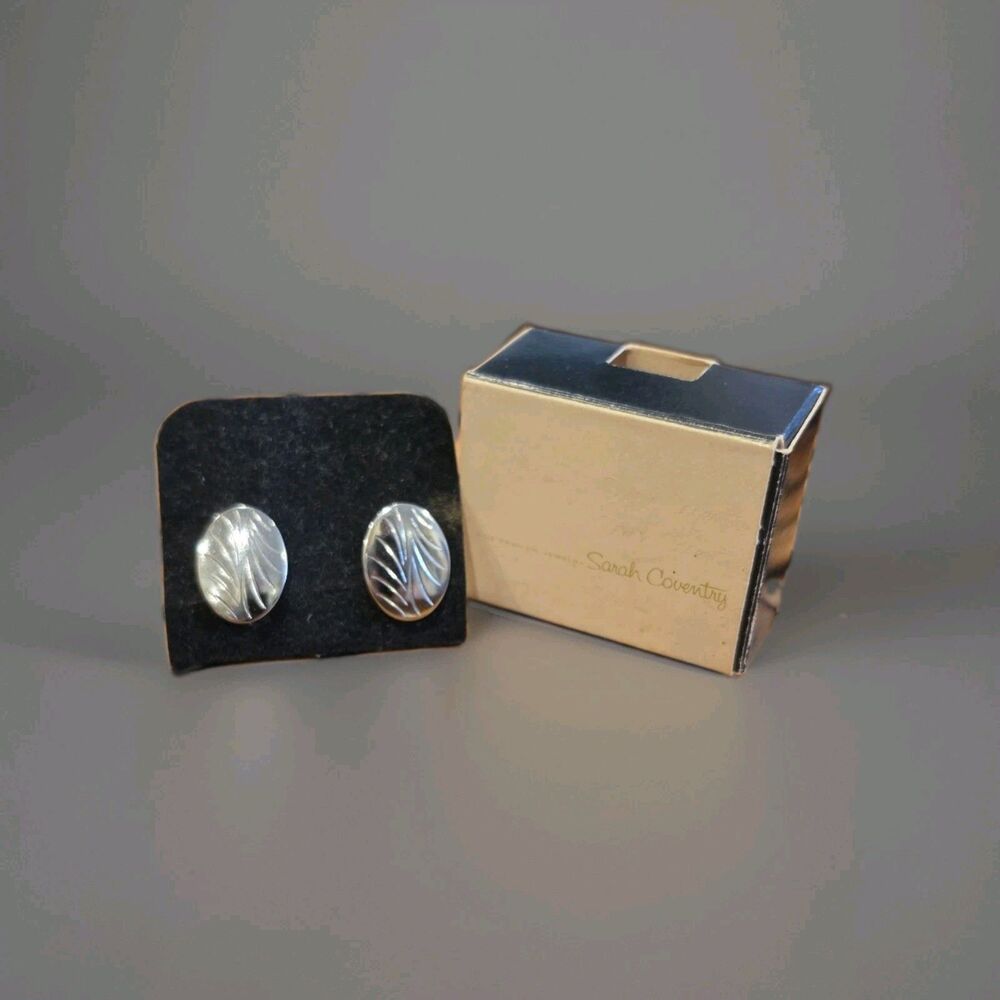 Vintage Sarah Coventry Silver Tone Feather Swirl Oval Clip On Earrings 7441 Box